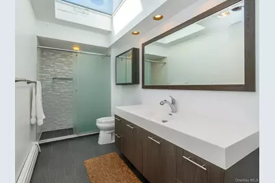 127 Cow Neck Road, Port Washington, NY 11050 - Photo 18