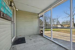 94 Chapel Ave, Patchogue, NY 11772 - Photo 14