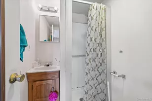 13 Jean Rd, West Islip, NY 11795 - Photo 16