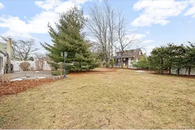 13 Jean Road, West Islip, NY 11795 - Photo 22