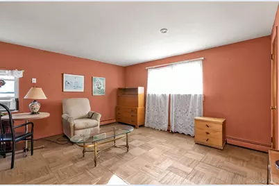 8 Straight Lane, Levittown, NY 11756 - Photo 12