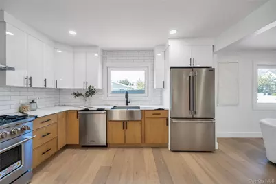 118 Ryder Avenue, Dix Hills, NY 11746 - Photo 8