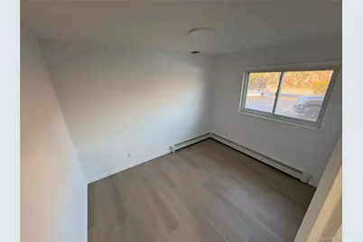 5494 Expressway Drive S, Holtsville, NY 11742 - Photo 2