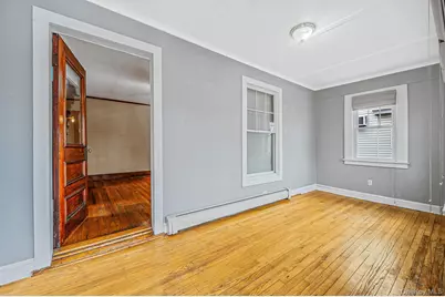 215 West Avenue, Patchogue, NY 11772 - Photo 10