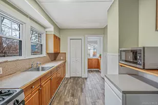 215 West Ave, Patchogue, NY 11772 - Photo 20