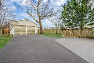 215 West Ave, Patchogue, NY 11772 - Photo 36