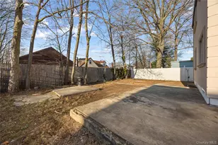 119 E Pennywood Ave, Roosevelt, NY 11575 - Photo 16