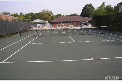 132 Laurel Lane, Wantagh, NY 11793 - Photo 36