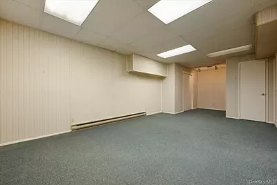 132 Laurel Lane, Wantagh, NY 11793 - Photo 22