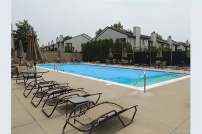 132 Laurel Lane, Wantagh, NY 11793 - Photo 38