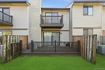 132 Laurel Lane, Wantagh, NY 11793 - Photo 34