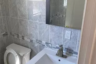 47 Gladys Ave, Hempstead, NY 11550 - Photo 14