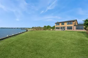 42 Barracuda, East Quogue, NY 11942 - Photo 2