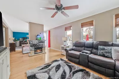 38 Camille Lane, Patchogue, NY 11772 - Photo 16