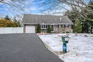 38 Camille Ln, Patchogue, NY 11772 - Photo 2