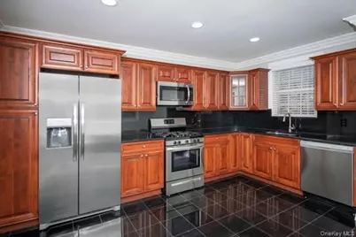 69 Prospect Avenue #7P, Hewlett, NY 11557 - Photo 2