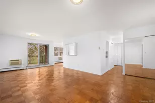 10 Ipswich Ave, Great Neck, NY 11021 - Photo 2