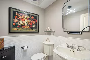 12 Chester Dr, Great Neck, NY 11021 - Photo 12