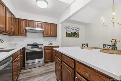 22 So. Gate Circle, Massapequa Park, NY 11762 - Photo 8