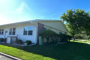 274 Berwick Ct, Ridge, NY 11961 - Photo 10