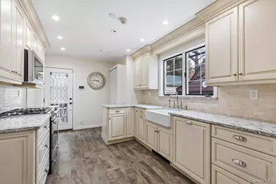 212 Manhattan Avenue, Tuckahoe, NY 10707 - Photo 14