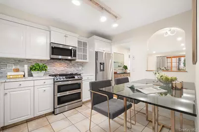 18 Park Drive, Mount Kisco, NY 10549 - Photo 6