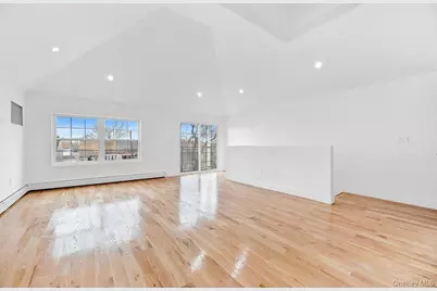 72-31 Hillmeyer Avenue, Arverne, NY 11692 - Photo 4