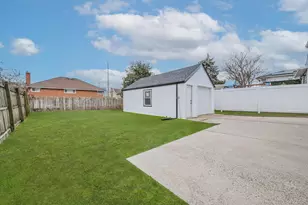 44 Catherine Ave, Franklin Square, NY 11010 - Photo 4