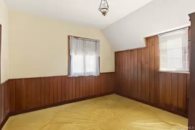 54 Summit Drive, Manhasset, NY 11030 - Photo 16