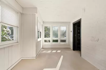 54 Summit Drive, Manhasset, NY 11030 - Photo 12