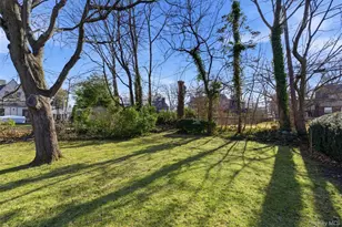 54 Summit Dr, Manhasset, NY 11030 - Photo 22