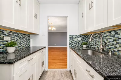 85-10 151st Avenue #5E, Howard Beach, NY 11414 - Photo 4
