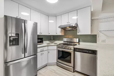275 Webster Avenue #4i, Brooklyn, NY 11230 - Photo 6
