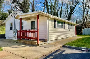 188 Hallock Landing Rd, Rocky Point, NY 11778 - Photo 2