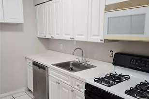 79 Pointe Cir S, Coram, NY 11727 - Photo 2