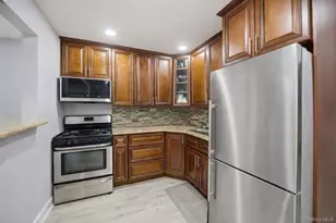 4077 Ely Ave, Bronx, NY 10466 - Photo 6