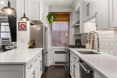 117-01 Park Lane S #A1L, Kew Gardens, NY 11415 - Photo 4