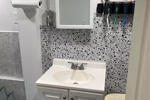 137-15 220th Pl, Springfield Gardens, NY 11413 - Photo 24