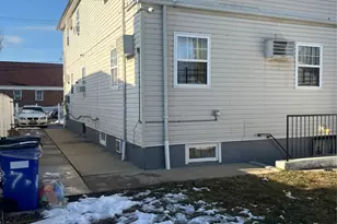 137-15 220th Pl, Springfield Gardens, NY 11413 - Photo 2