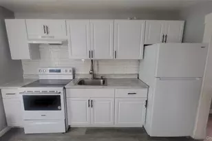 164 Thompson St, Poughkeepsie, NY 12601 - Photo 2