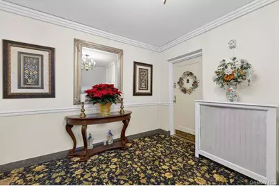 24 Hamilton Place #F-1, Garden City, NY 11530 - Photo 2