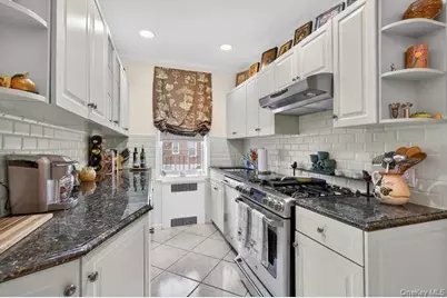 24 Hamilton Place #F-1, Garden City, NY 11530 - Photo 10