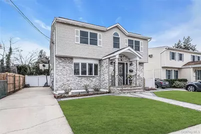 5 Malone Street, Hicksville, NY 11801 - Photo 2