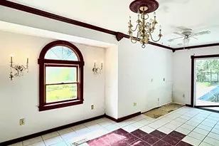 159 E Dorsey Ln, Poughkeepsie, NY 12601 - Photo 4