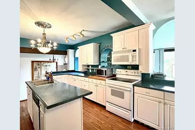 159 E Dorsey Lane, Poughkeepsie, NY 12601 - Photo 2