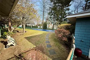 34 Maple Ave, Northport, NY 11768 - Photo 4