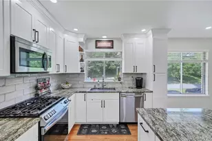 19 Barnett Dr, Monroe, NY 10950 - Photo 2