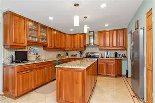 51-10 Douglaston Pkwy, Douglaston, NY 11362 - Photo 6