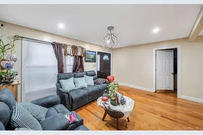 69 E 8th Street, Huntington Station, NY 11746 - Photo 34