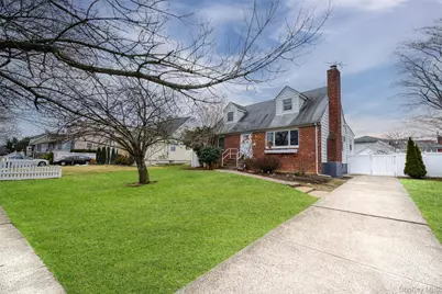 96 East Avenue, Freeport, NY 11520 - Photo 2